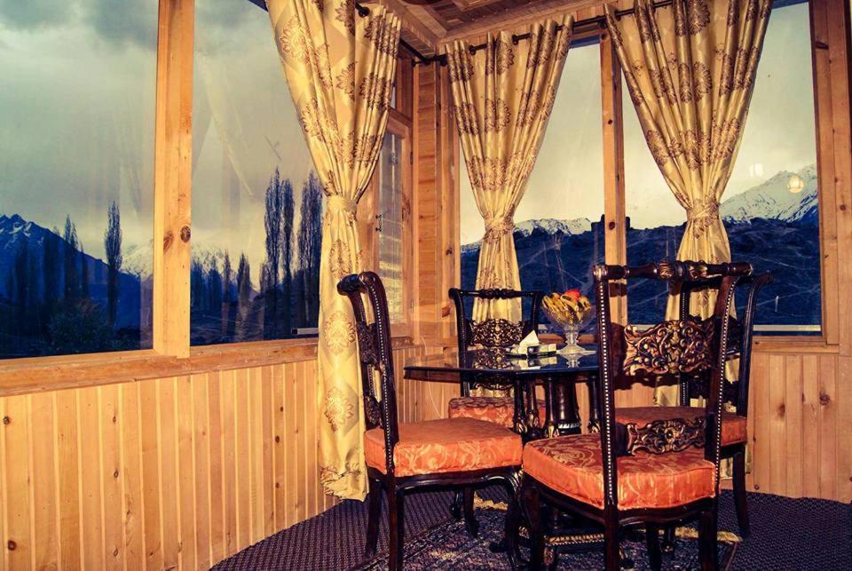 Fairy Land Hotel Karimabad  Bagian luar foto
